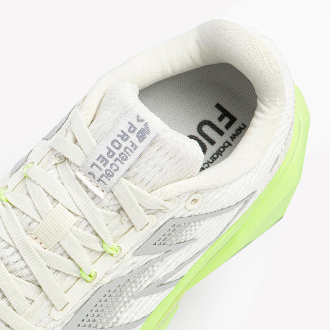 Chaussure de running Femme New Balance, Fuelcell Propel V5 blanc