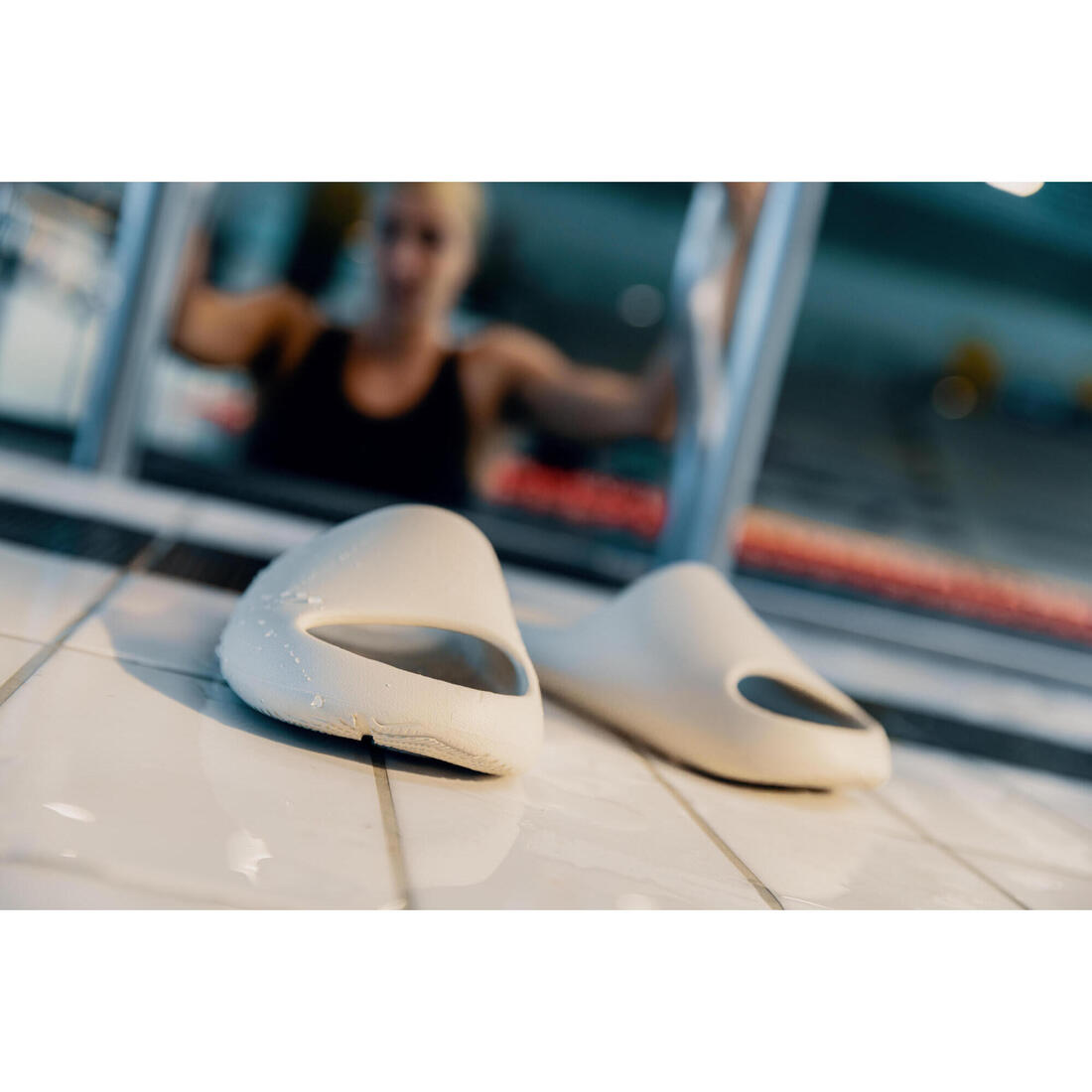 Claquettes de piscine, Style 500 beige grisé