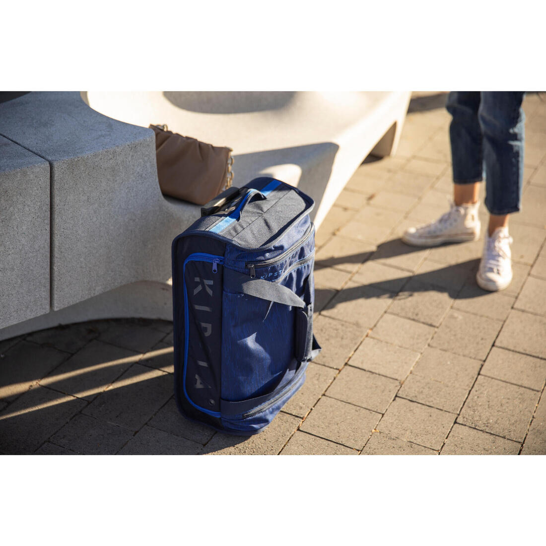 Valise 30L à roulettes - sac de voyage transport cabine - ESSENTIAL noire