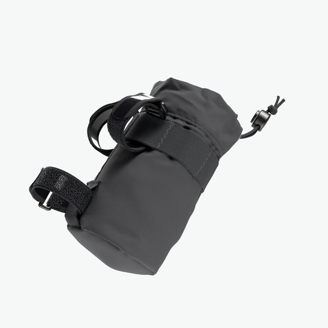 Porte-bidon de cintre de vélo en textile.