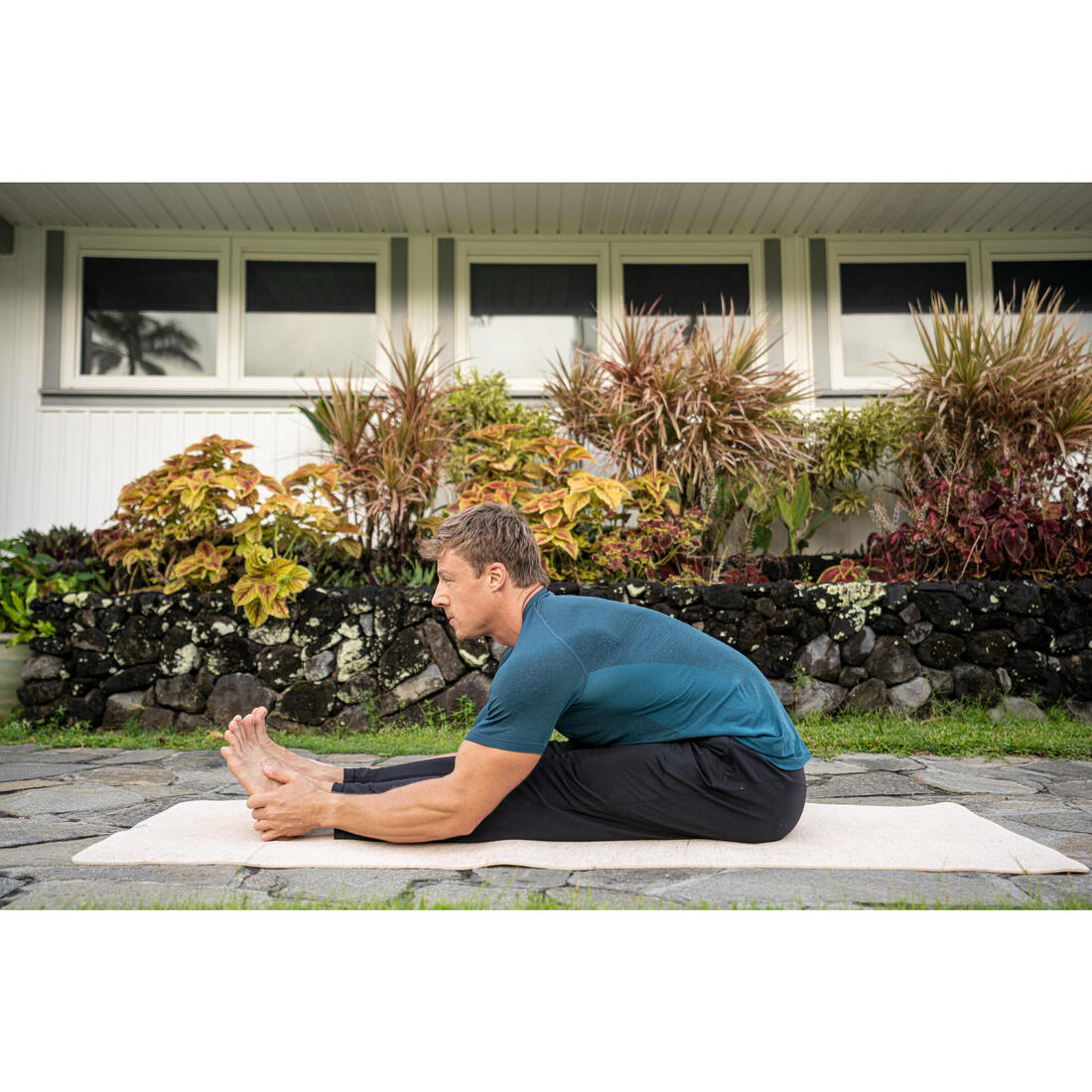 T SHIRT MANCHES COURTES SEAMLESS - SANS COUTURE YOGA DYNAMIQUE HOMME
