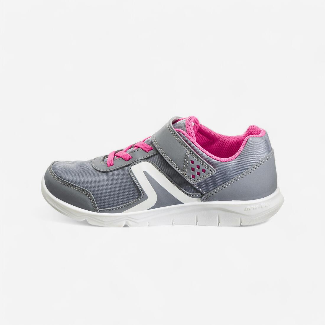 Chaussure enfant à scratch noire PW 100