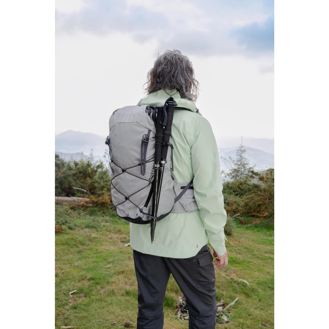Sac à dos de randonnée montagne confortable et léger 25L, MH900