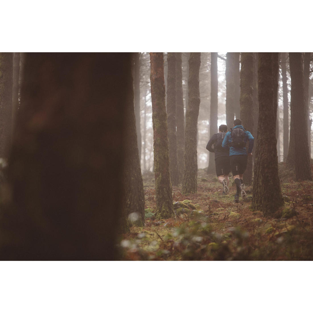 SAC TRAIL ULTRA RUNNING 15L MIXTE NOIR - VENDU AVEC POCHE À EAU 2L