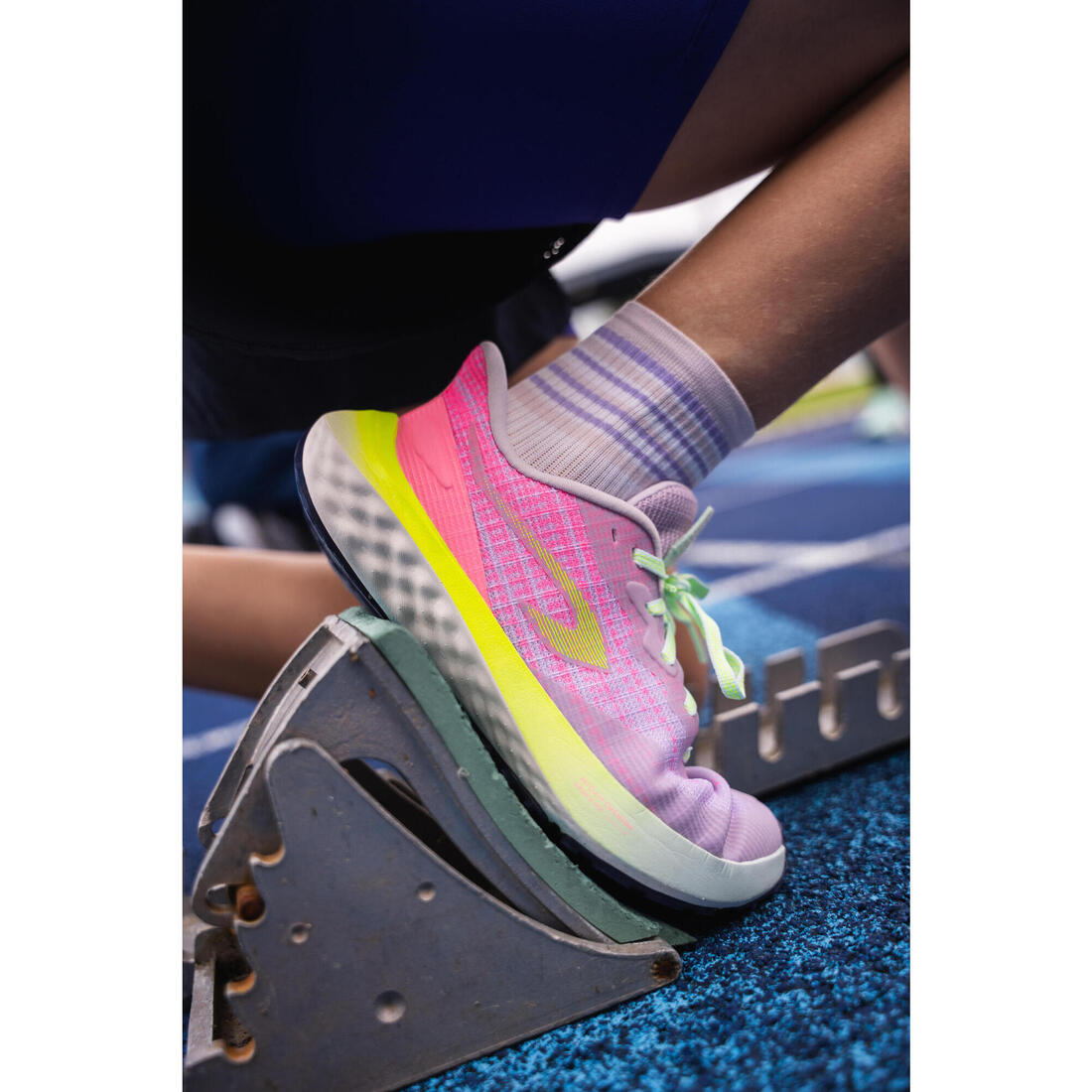 Chaussures de running Enfant - KIPRUN K500 FAST noires et jaunes