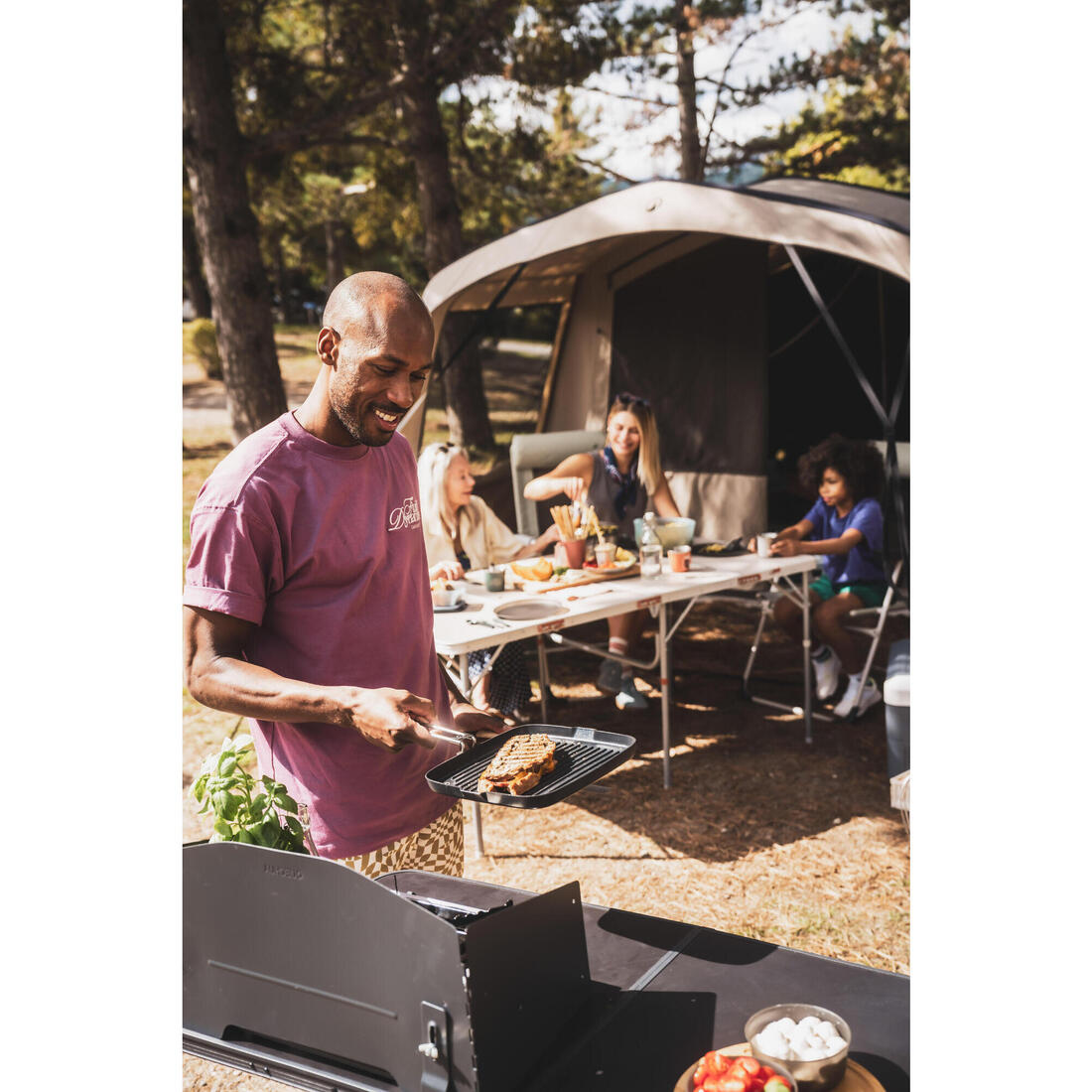 Poêle grill 900 anti-adhésif de camping avec poignée repliable, 25cm x 25cm