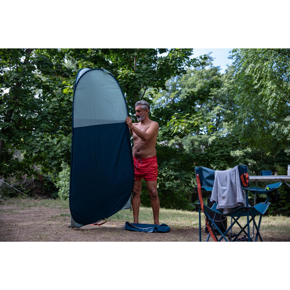 Tente et cabine de douche pour le camping - 2 secondes