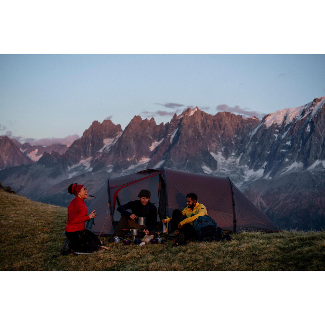 Tente tunnel de trekking - 4 places - MT900