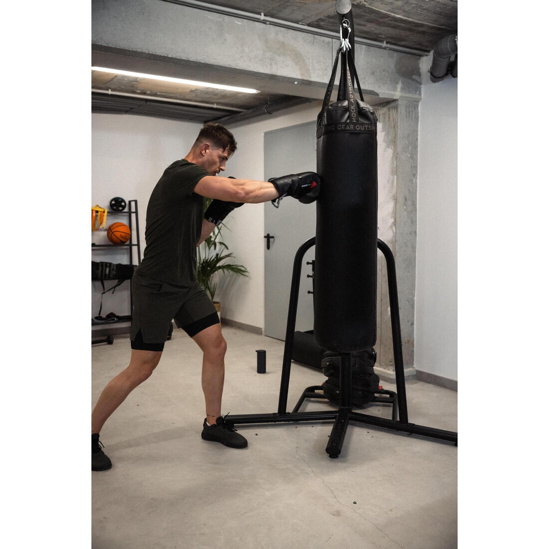 Support autoportant 900 pour sac de frappe, lestable et polyvalent