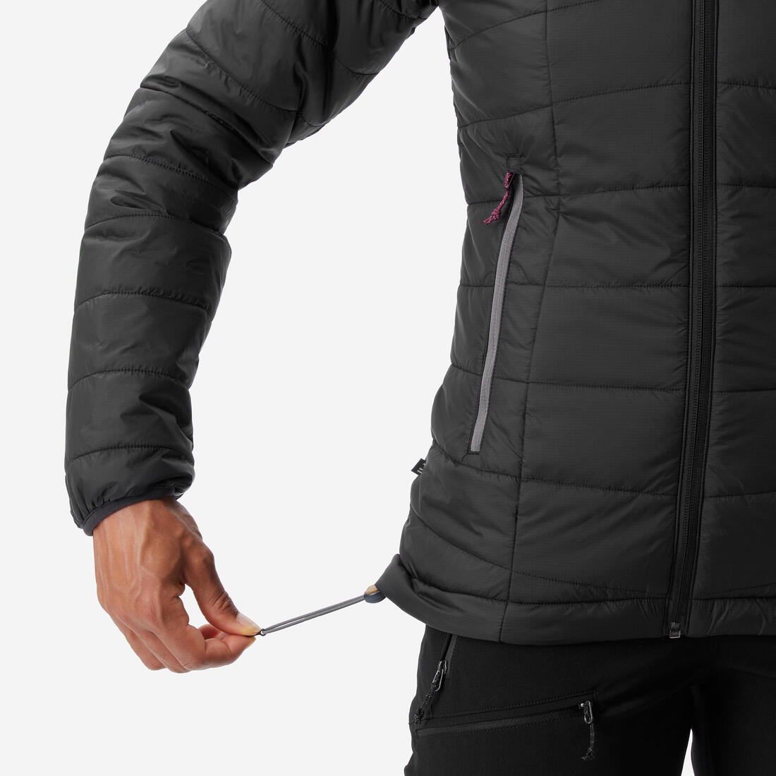 Doudoune de trek à capuche synthétique femme, MT100