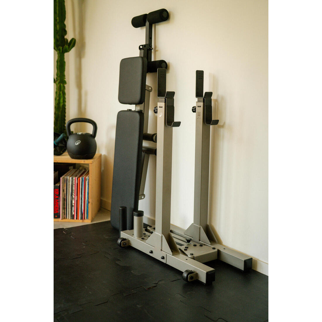 Rack de musculation 120 kg pliable en 2 sec et ultra-compact