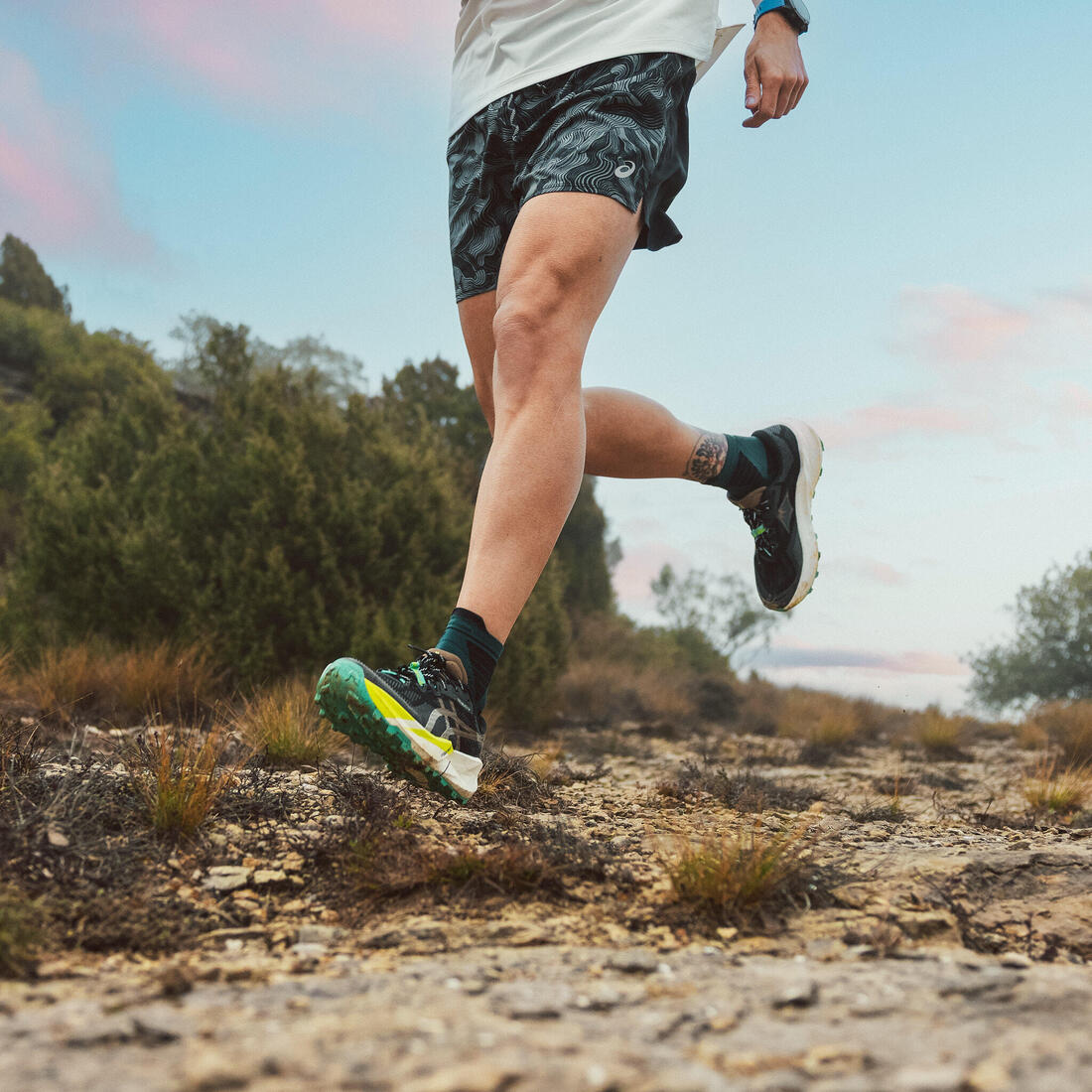 Chaussures de running trail homme, Asics trabuco 14, noir et