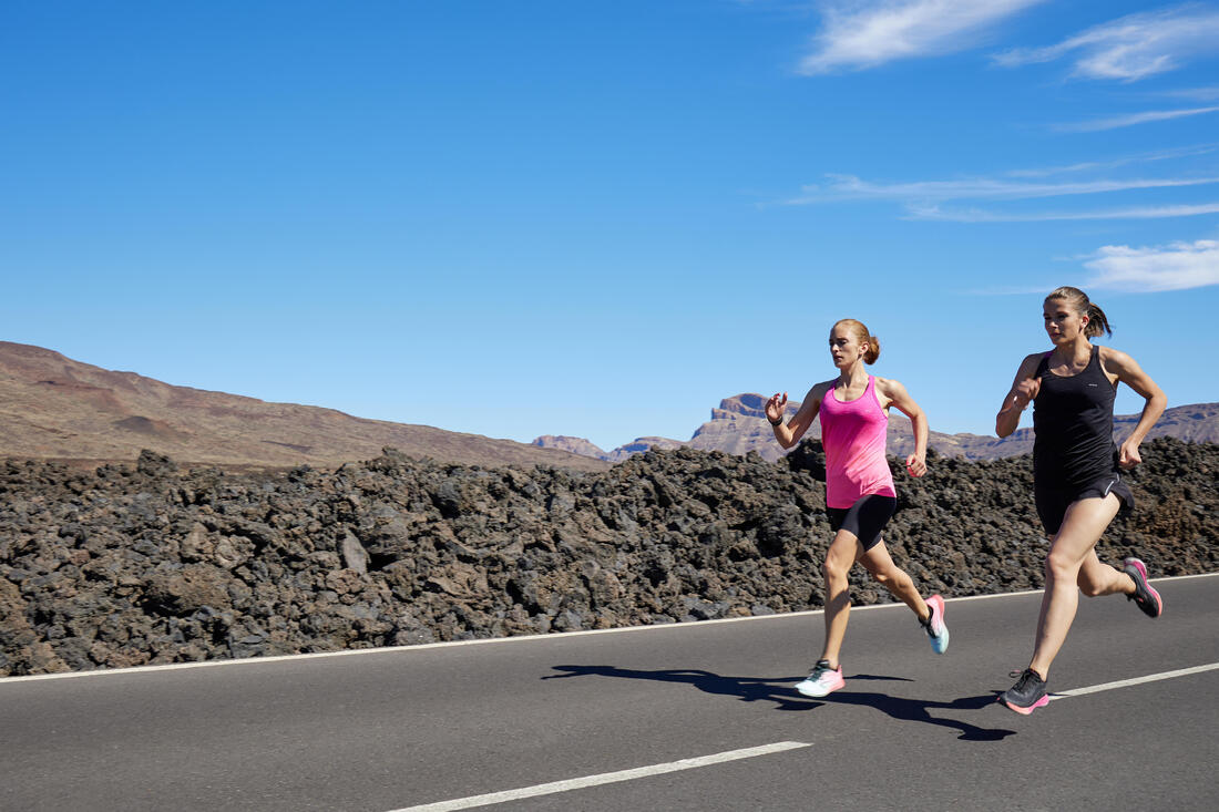 CHAUSSETTES DE RUNNING RUN900 FINES INVISIBLES BLEUE