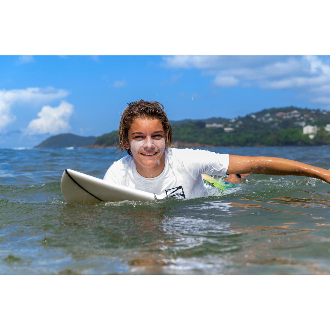 T-shirt anti UV manches courtes surf Junior - 100 blanc noir skate