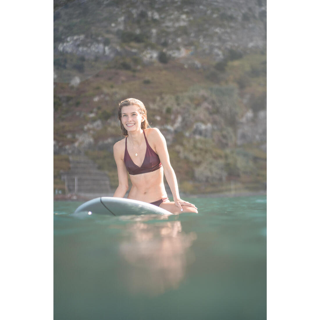 Bas de maillot de bain femme aly forme classique aux bords fins