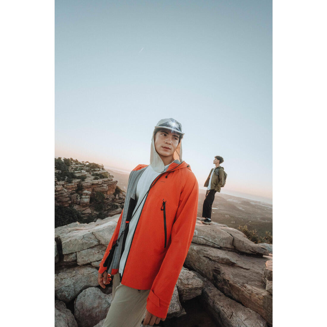 Veste imperméable et respirante de randonnée homme, MH500