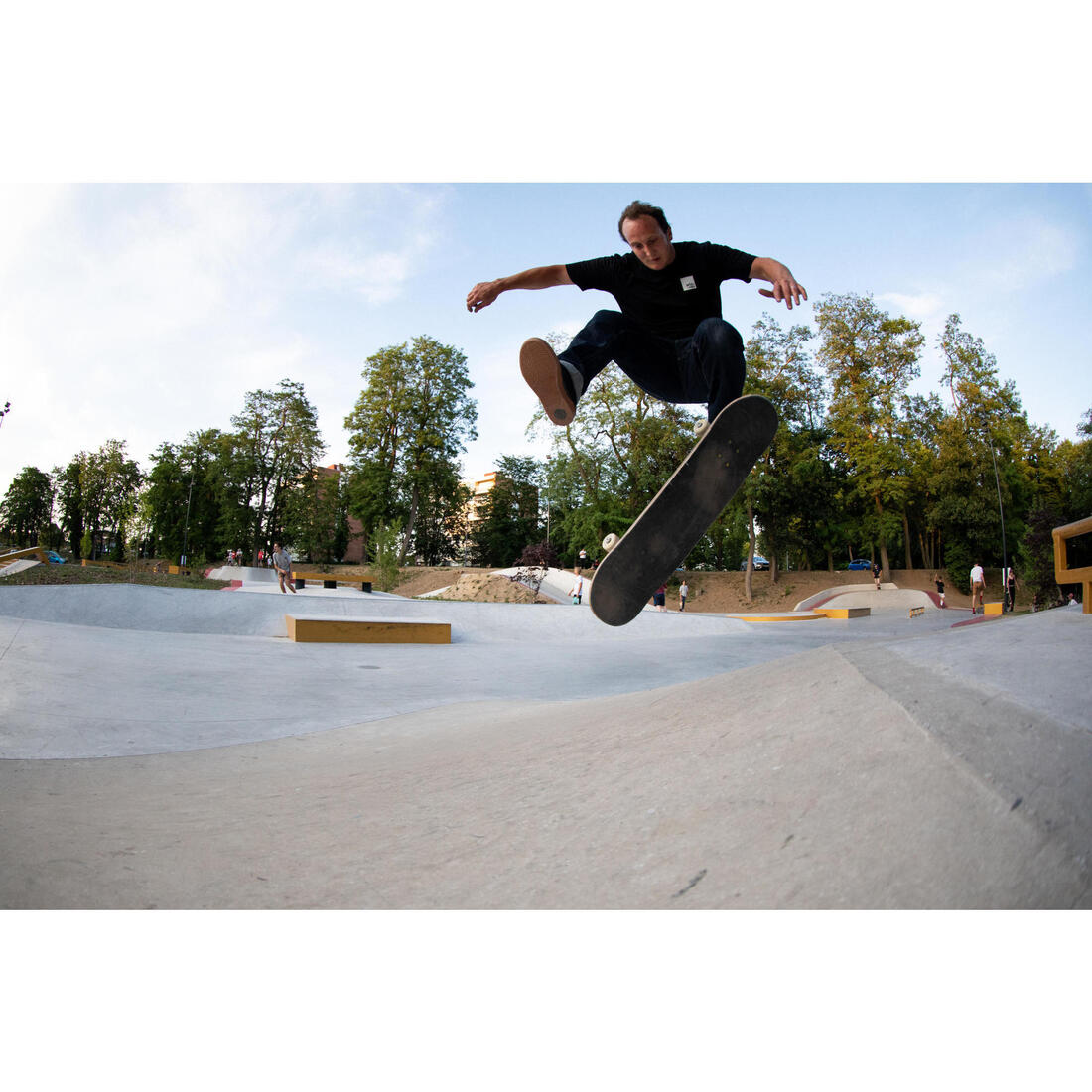 JEU DE 4 ROUES DE SKATEBOARD COULEUR IVOIRE FORME CONIQUE TAILLE 56mm, 99A.