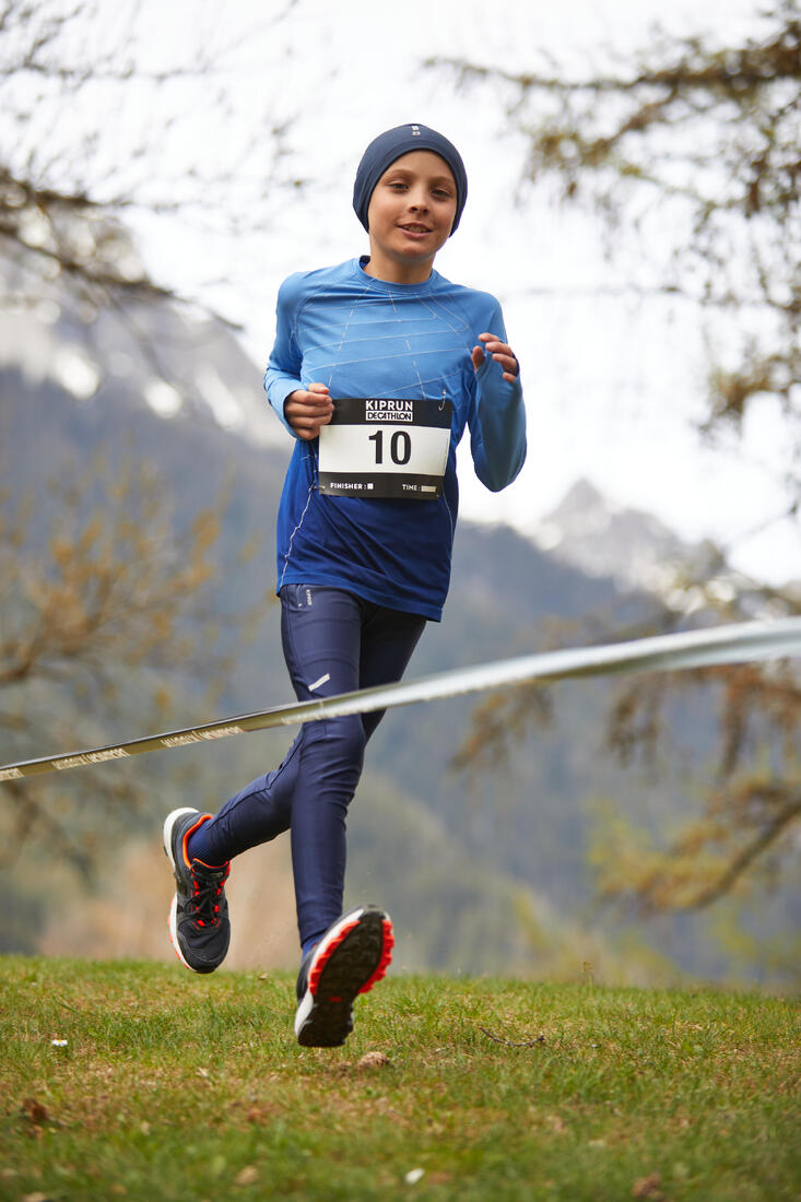 CHAUSSURES RUNNING & ATHLÉTISME ENFANT KIPRUN GRIP GRISES ET NOIRES ORANGES FLUO