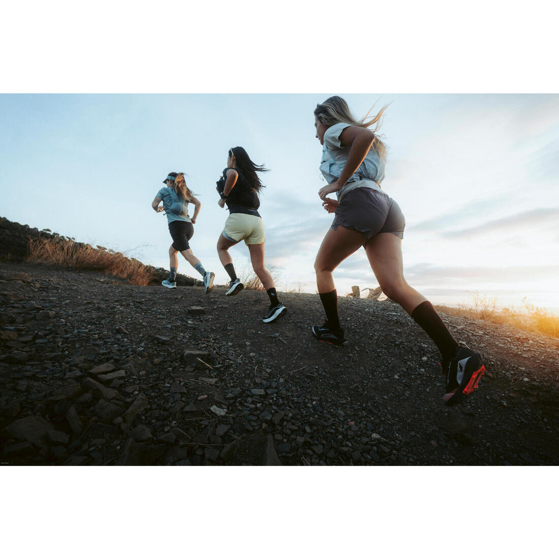 Chaussures de running trail femme, Kiprun kipsummit max gris et