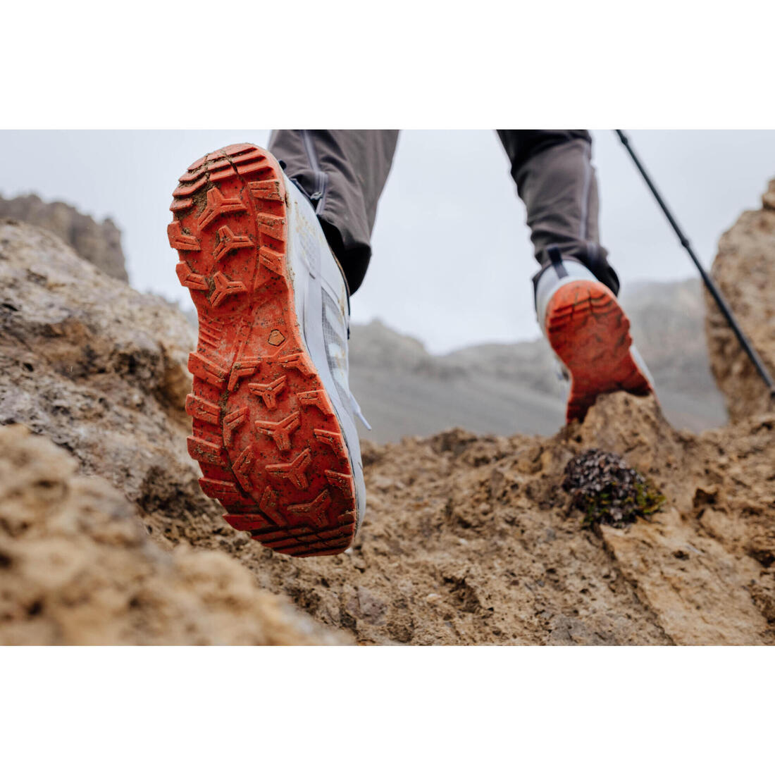 Chaussures de randonnée montagne légères homme, MH500 Light