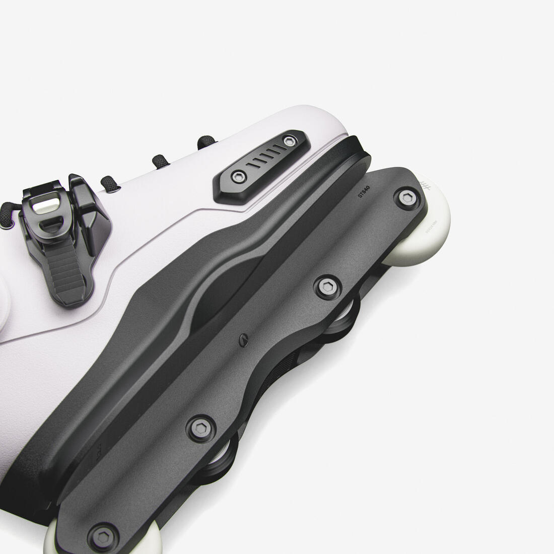 Grind, slide, saut… Le ST540 est fait pour l’action. Avec son soulplate , ses ro