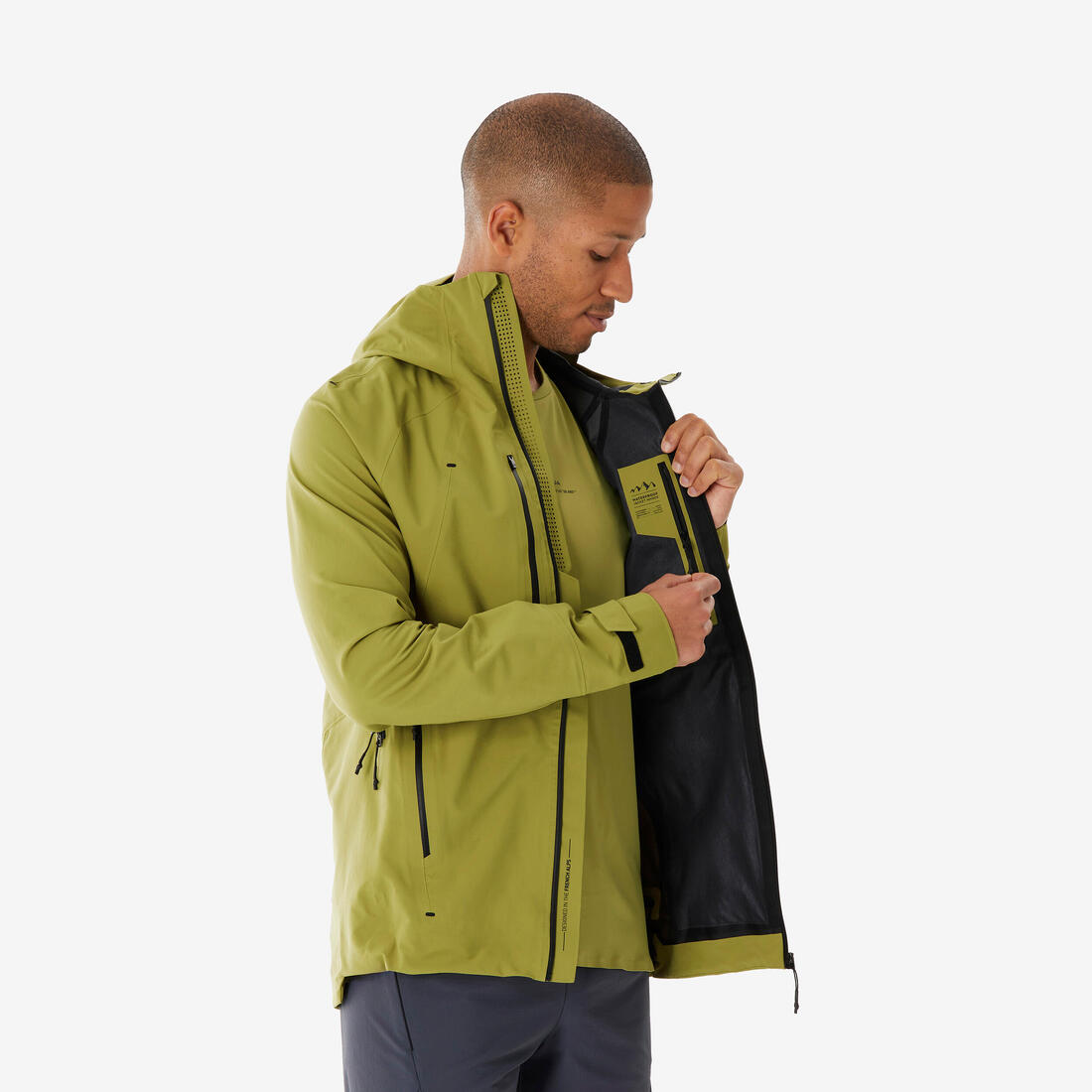 Veste de randonnée imperméable et légère homme, MH900