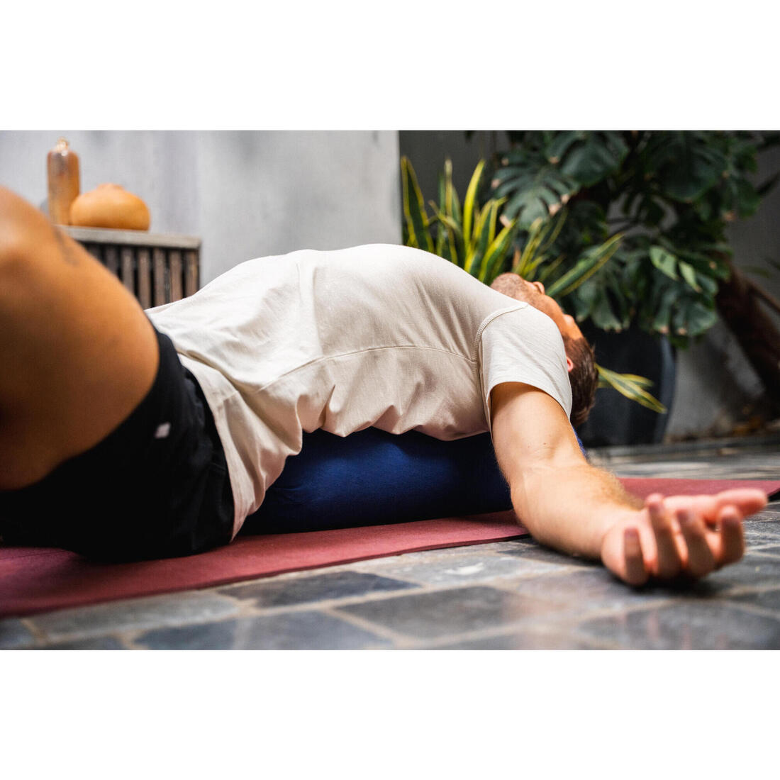 Tapis de yoga débutant adhérence et confort 5mm, bleu foncé