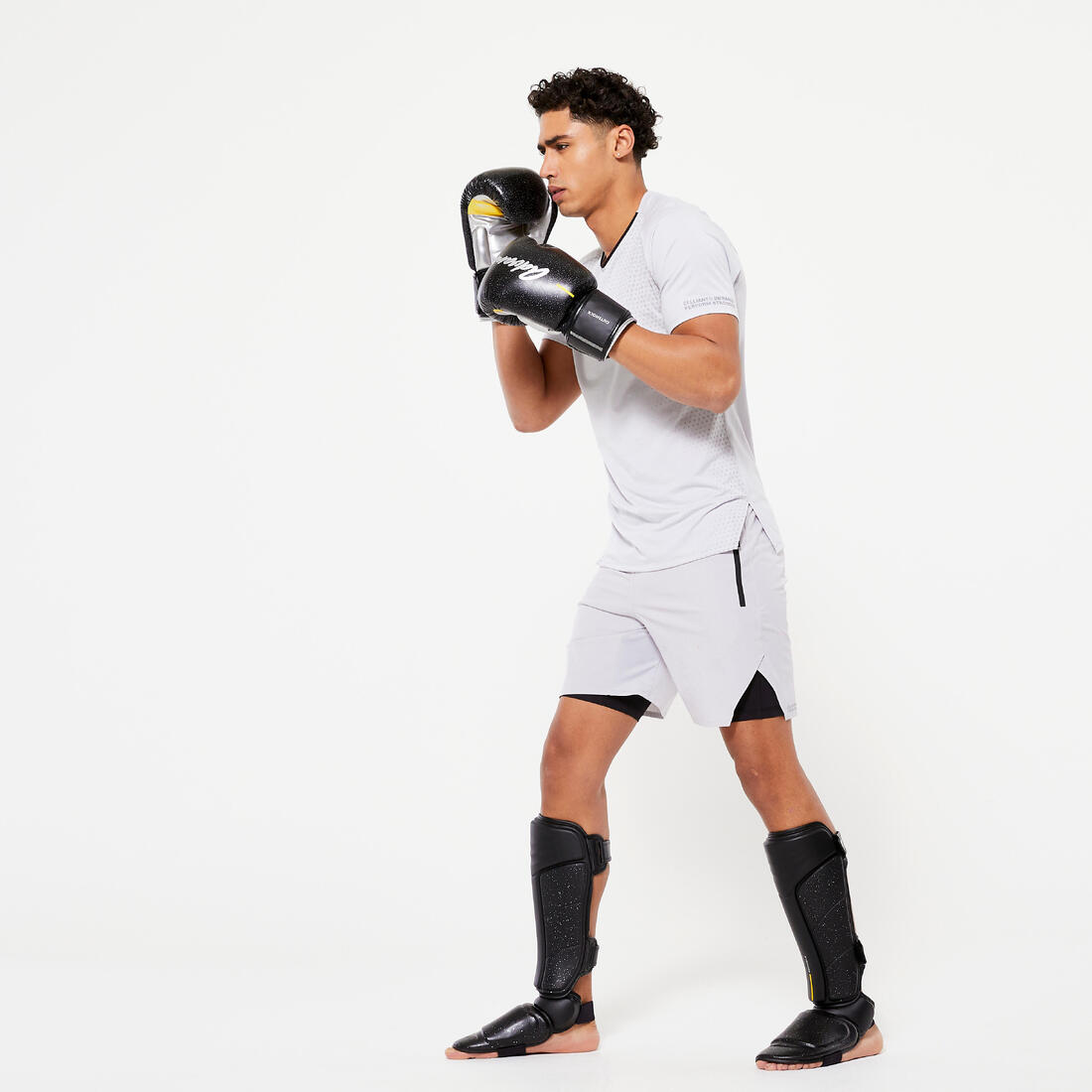 Gants de kick-boxing et muay-thaï pour pratiquants confirmés