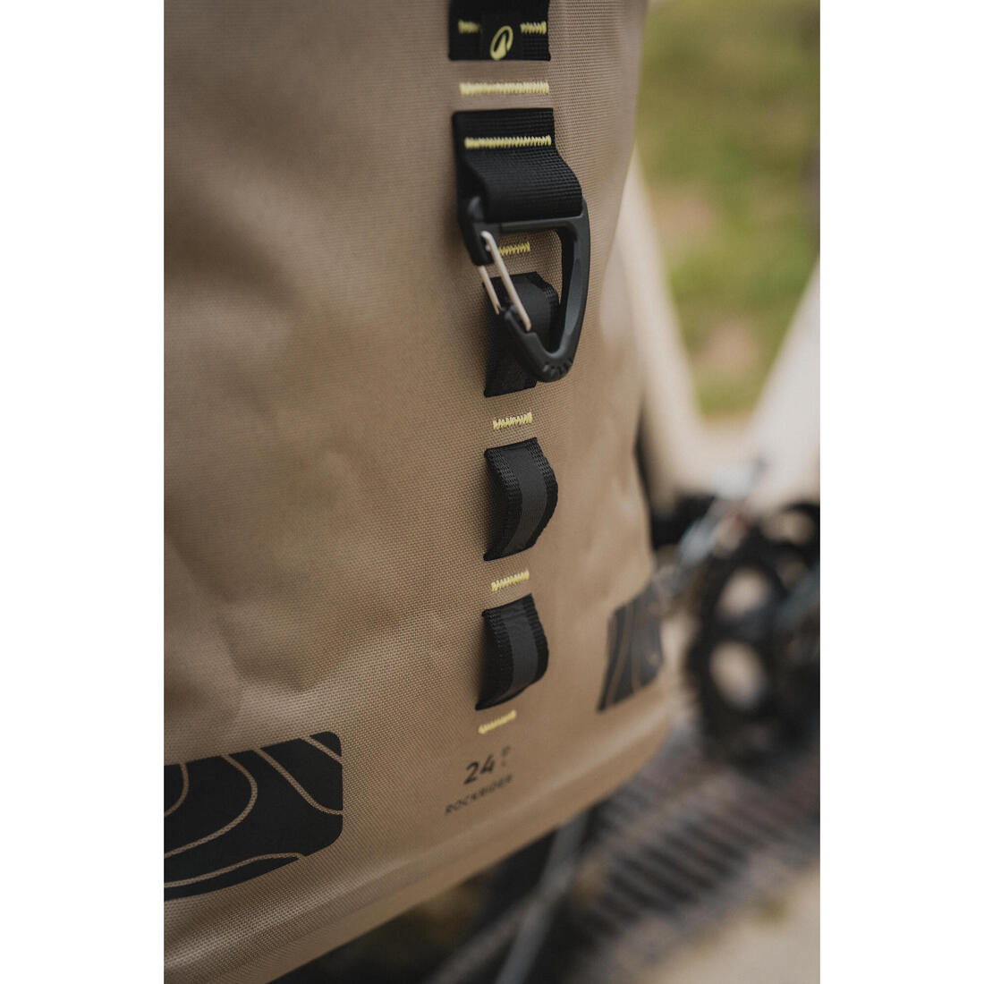 Sacoche porte bagage voyage à vélo 24L étanche IPX6, ADVT 900