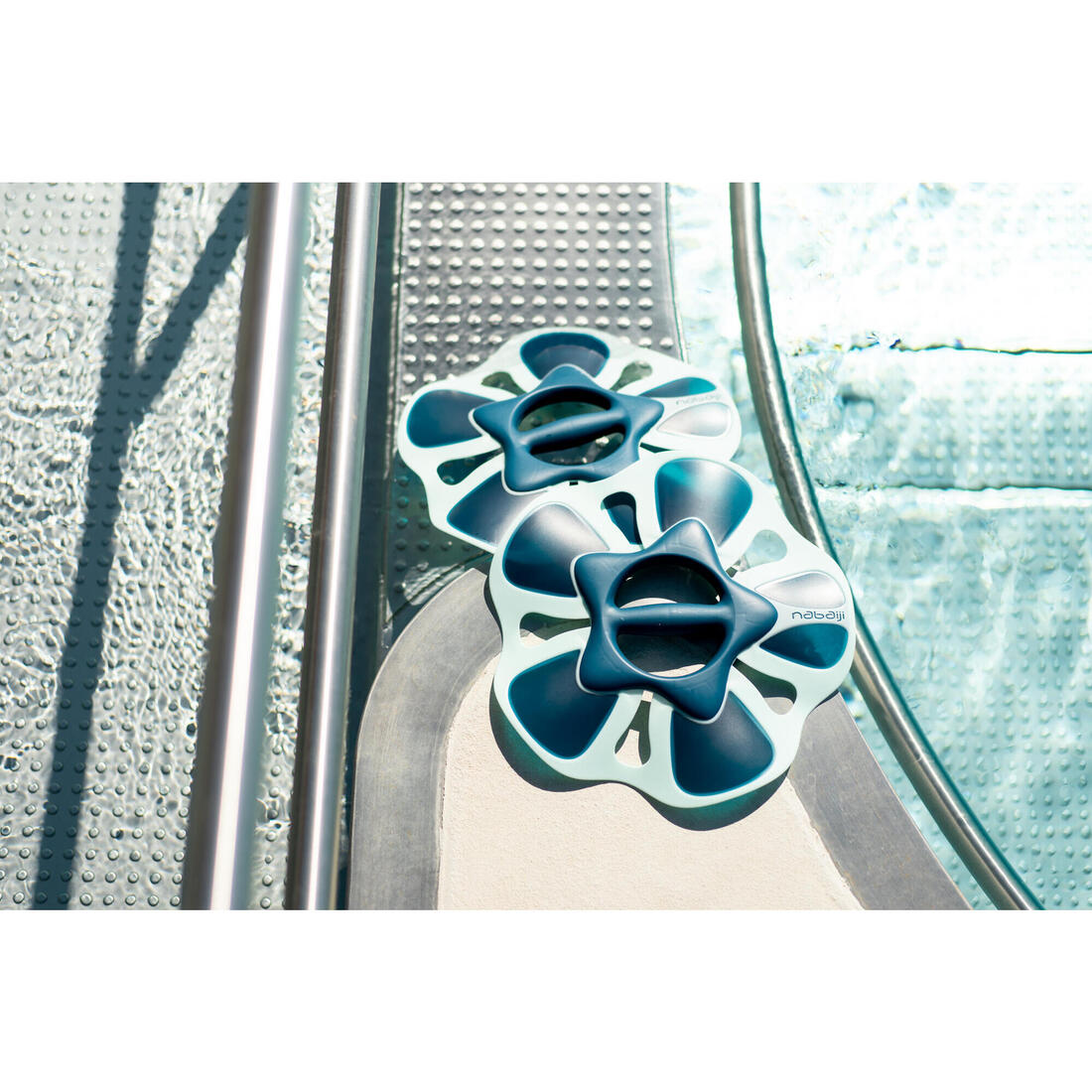 Paire d'haltères aquatiques Pullpush flower L Aquagym blanc bleu