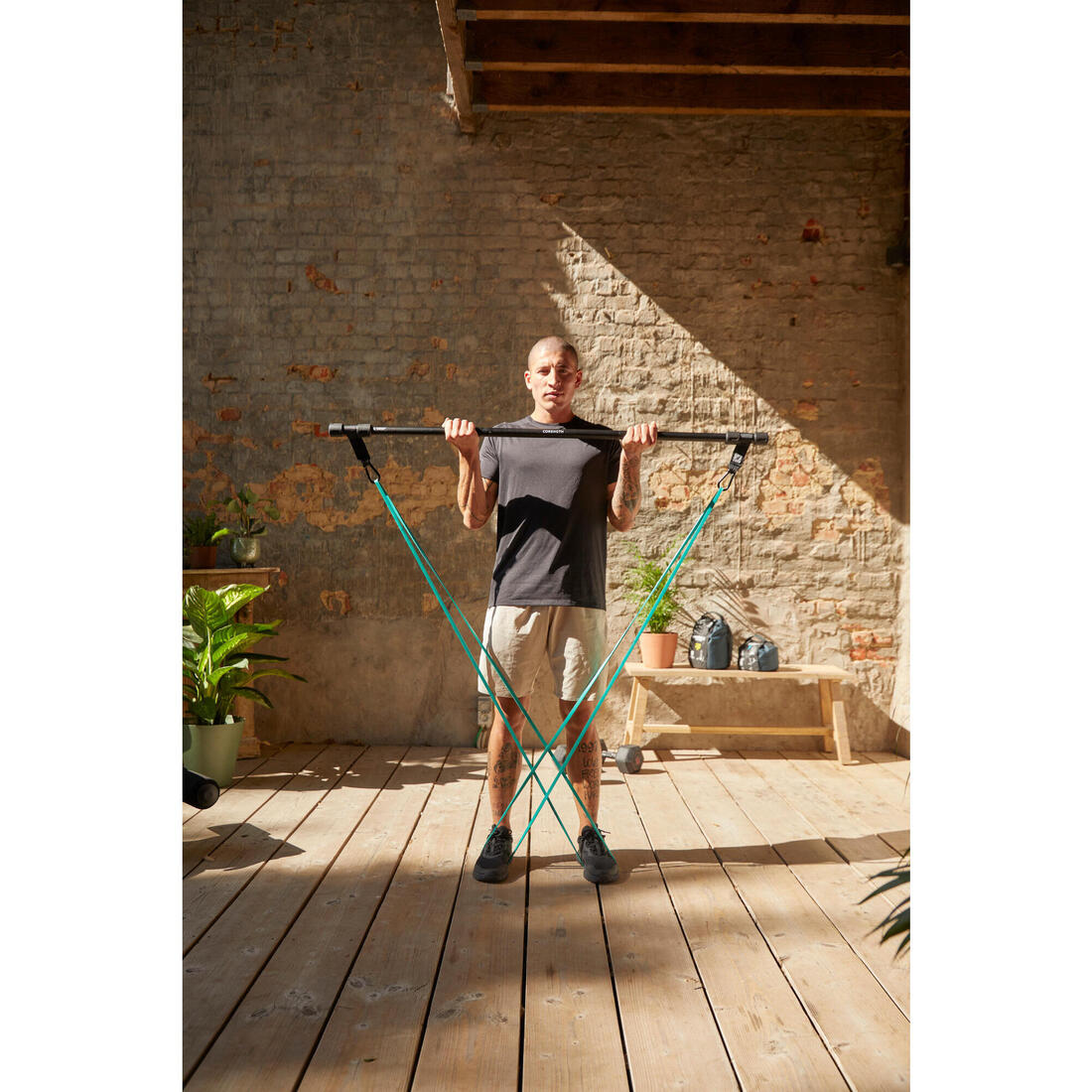 Barre de renforcement avec 2 élastiques de musculation de 15kg