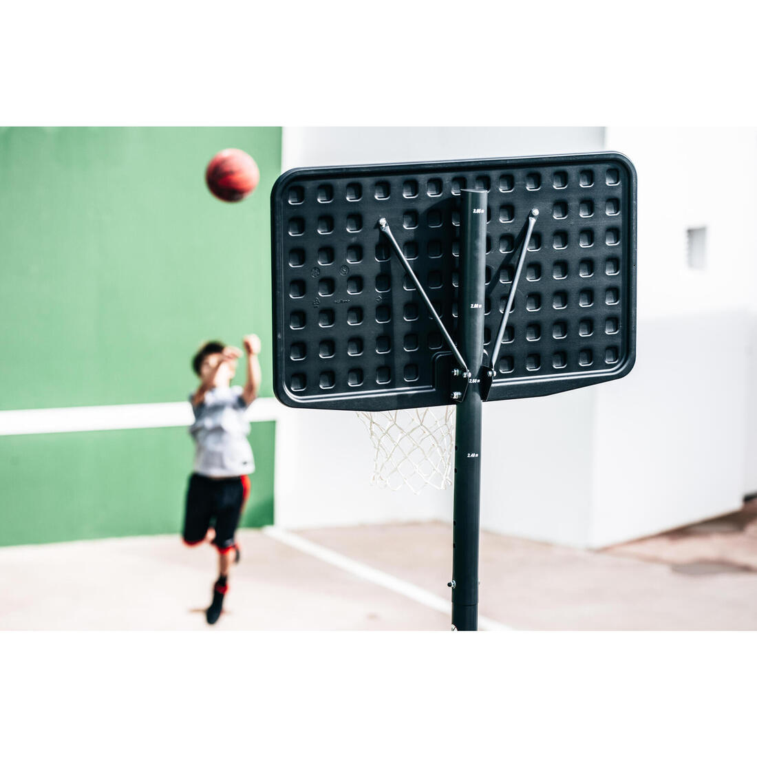 Panier de basket sur pied réglable de 2,20m à 3,05m - B100 noir