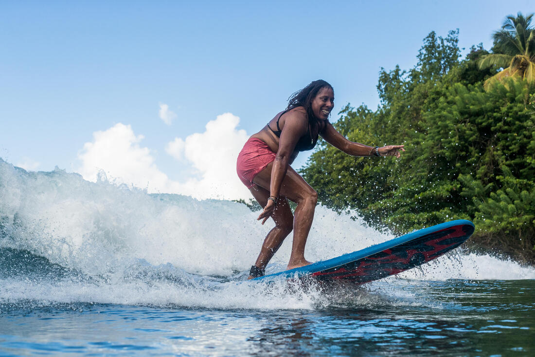 Boardshort surf femme TINI CORAIL avec ceinture élastiquée et cordon de serrage