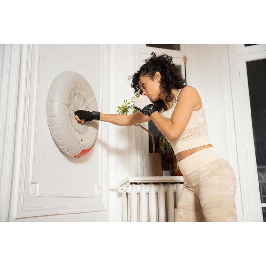 Sac de frappe gonflable, Wall punch