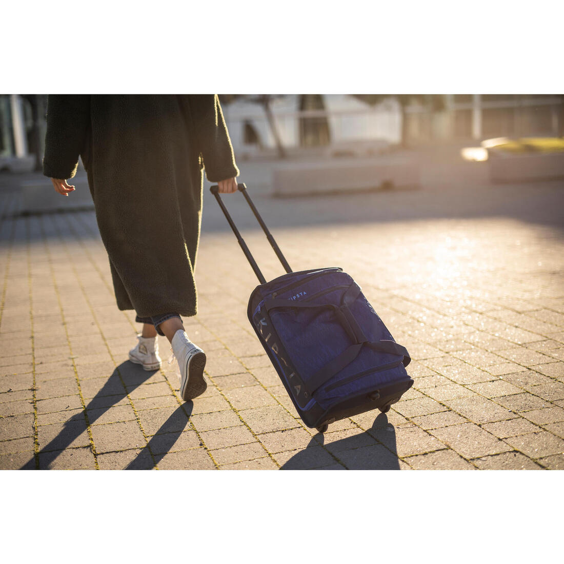 Valise 30L à roulettes - sac de voyage transport cabine - ESSENTIAL noire