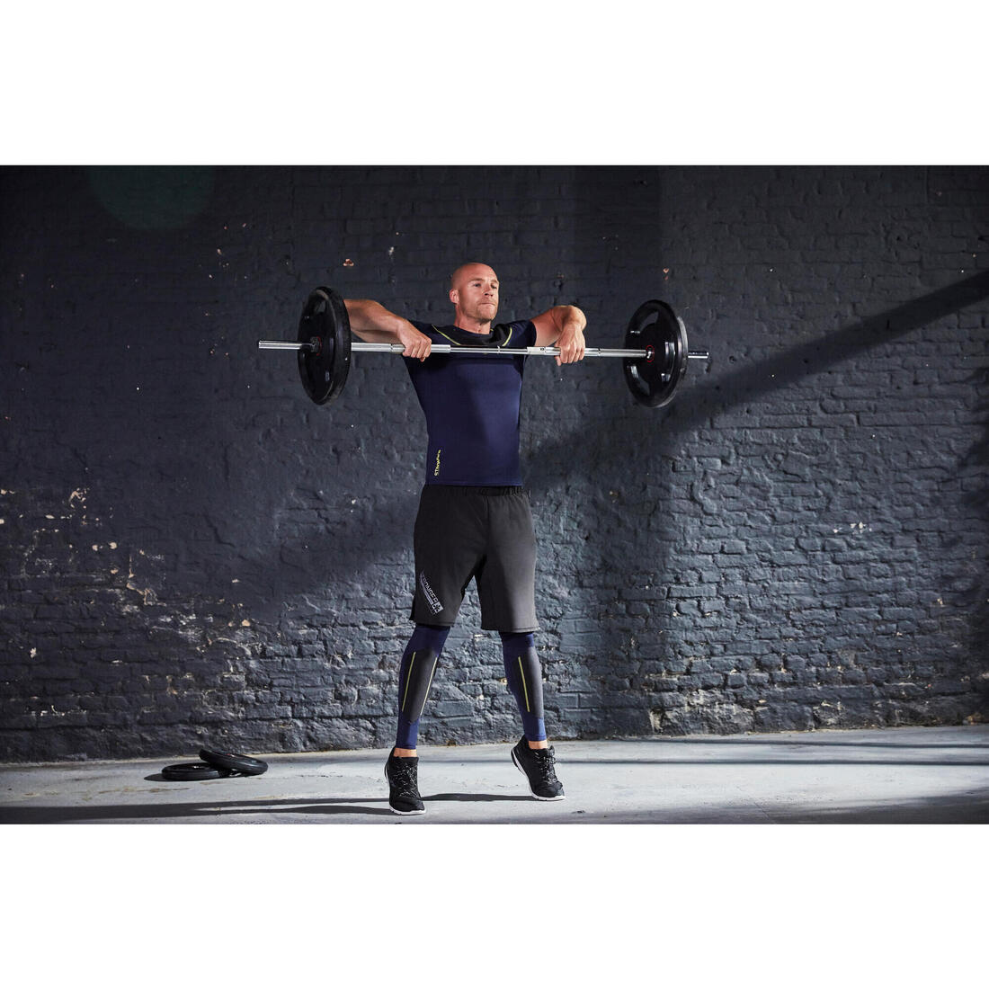 Disque musculation caoutchouc 20kg 28mm avec poignées, fonte en partie recyclée