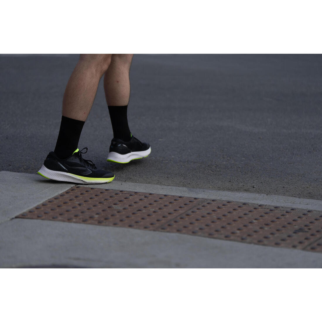 Chaussure de running homme kiprun ks500 2 noir jaune