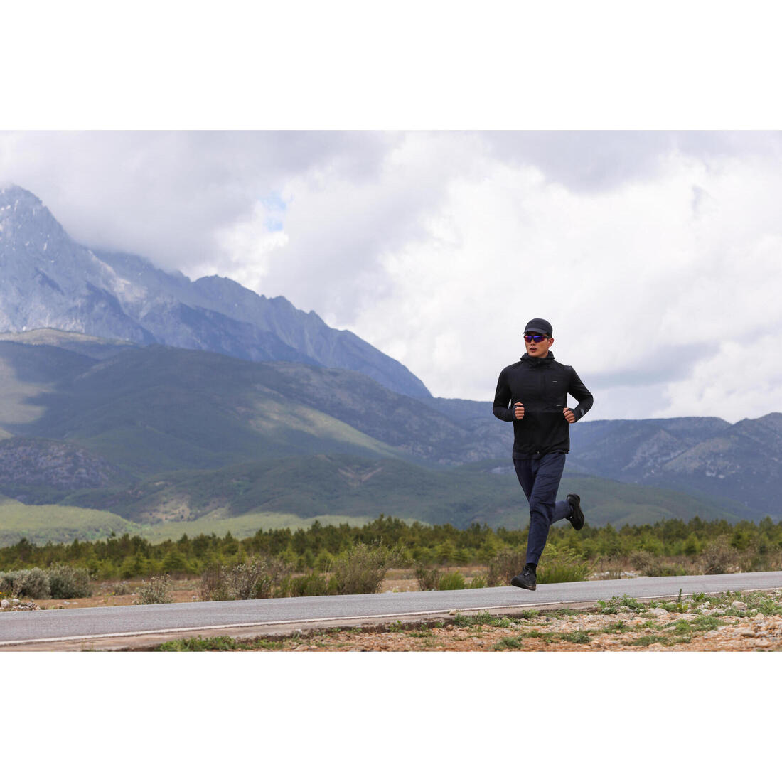 Veste chaude de running Homme, KIPRUN Run 100 warm noire