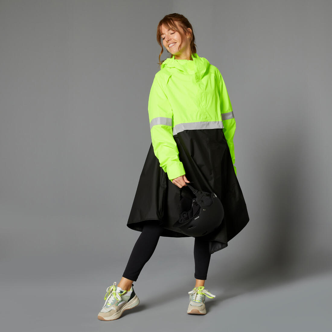 Poncho pluie visibilite jour nuit 560 noir jaune fluo
