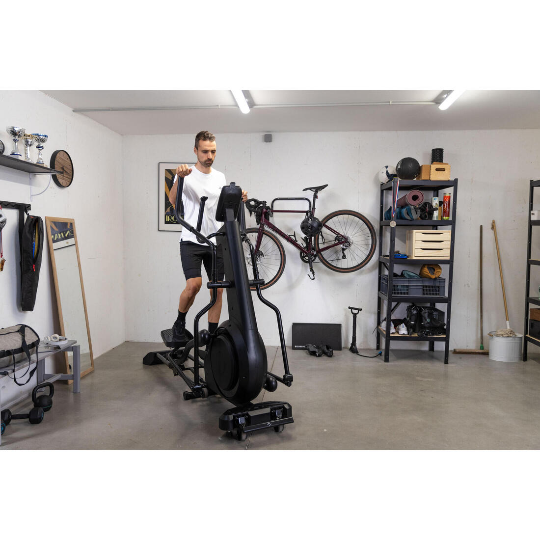 Elliptique roue avant 700 pliable, auto-alimenté et connecté