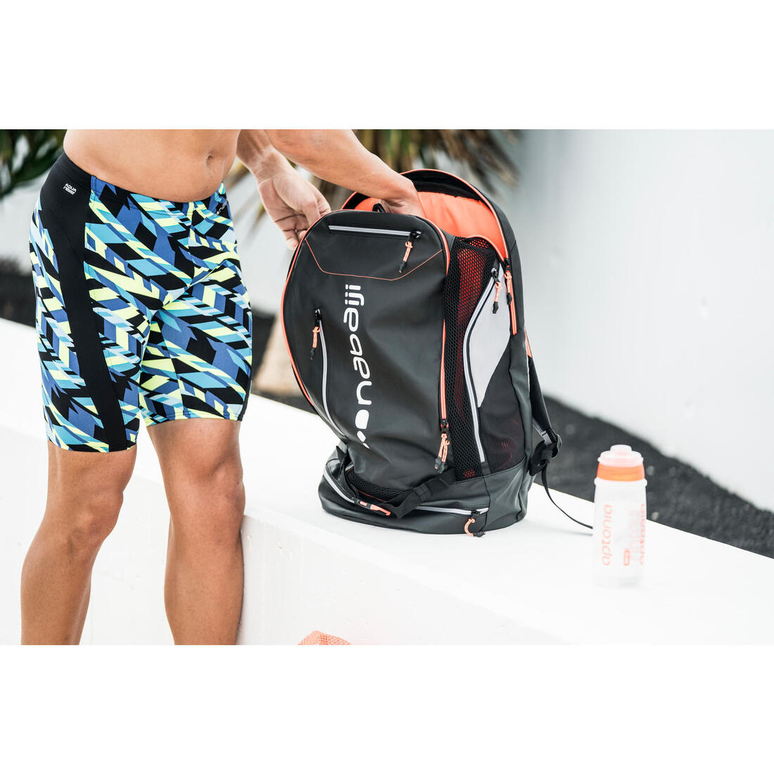 Sac A Dos Natation 40L 900 noir rouge