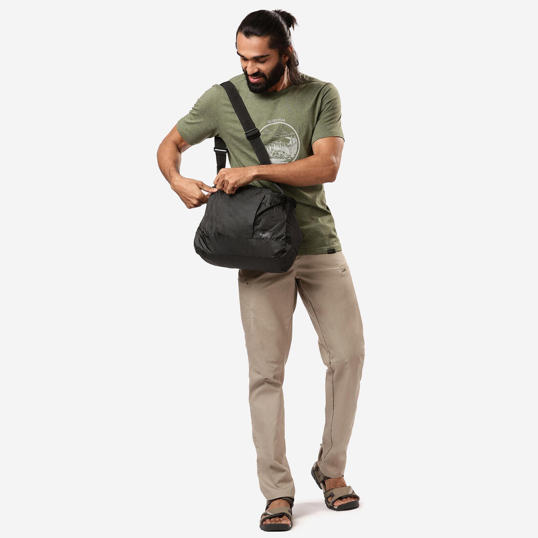 Besace compacte de trek voyage TRAVEL 15L noire