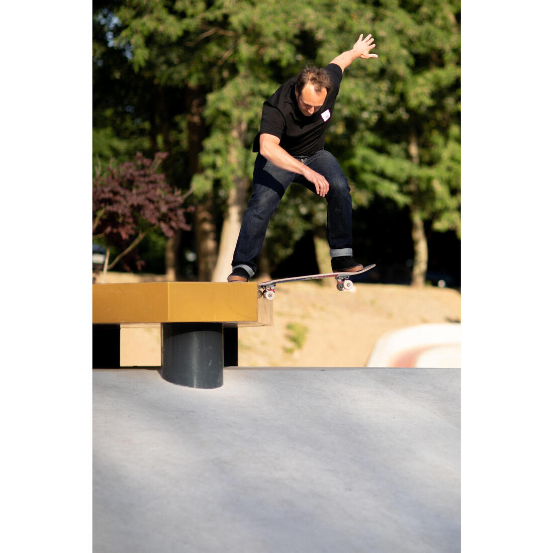 JEU DE 4 ROUES DE SKATEBOARD COULEUR IVOIRE FORME CONIQUE TAILLE 56mm, 99A.