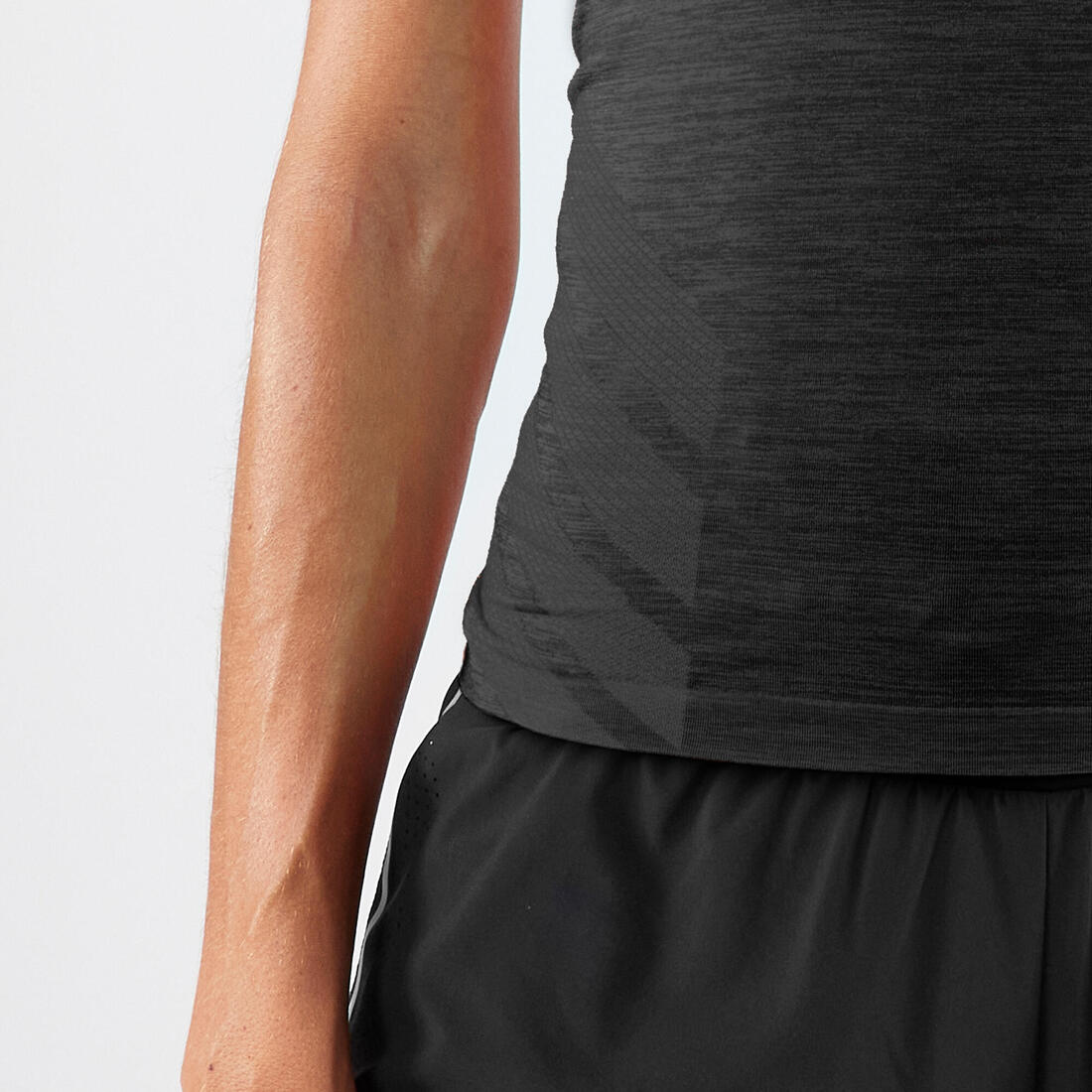 T-shirt running & trail sans couture femme - kiprun run 500 confort slim