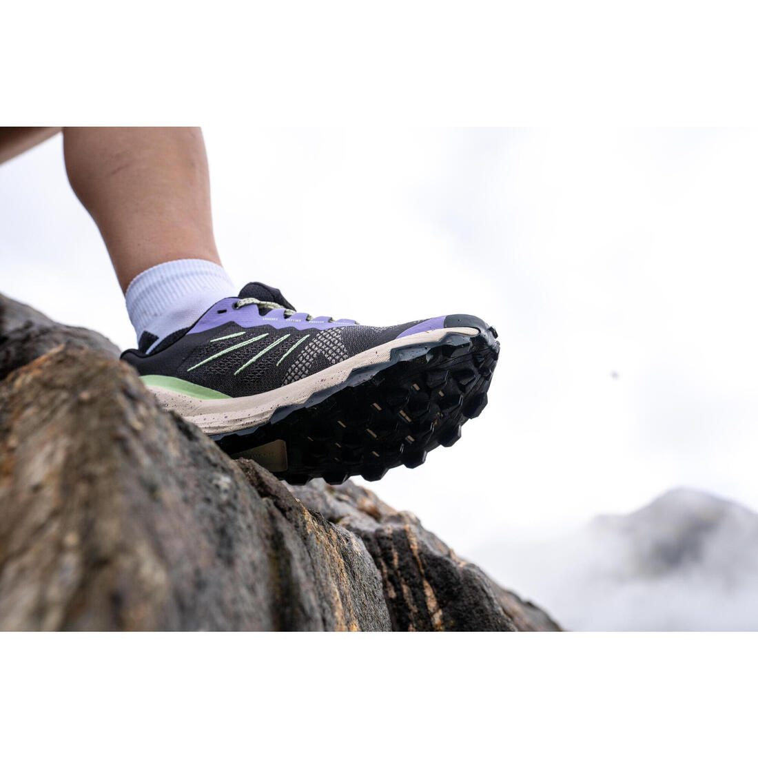 Chaussures de running trail femme, Kiprun mt3, noir fumé