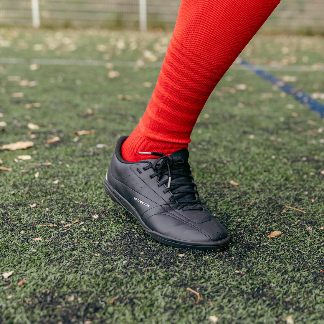 Chaussures de football 100 TURF TF adulte noir