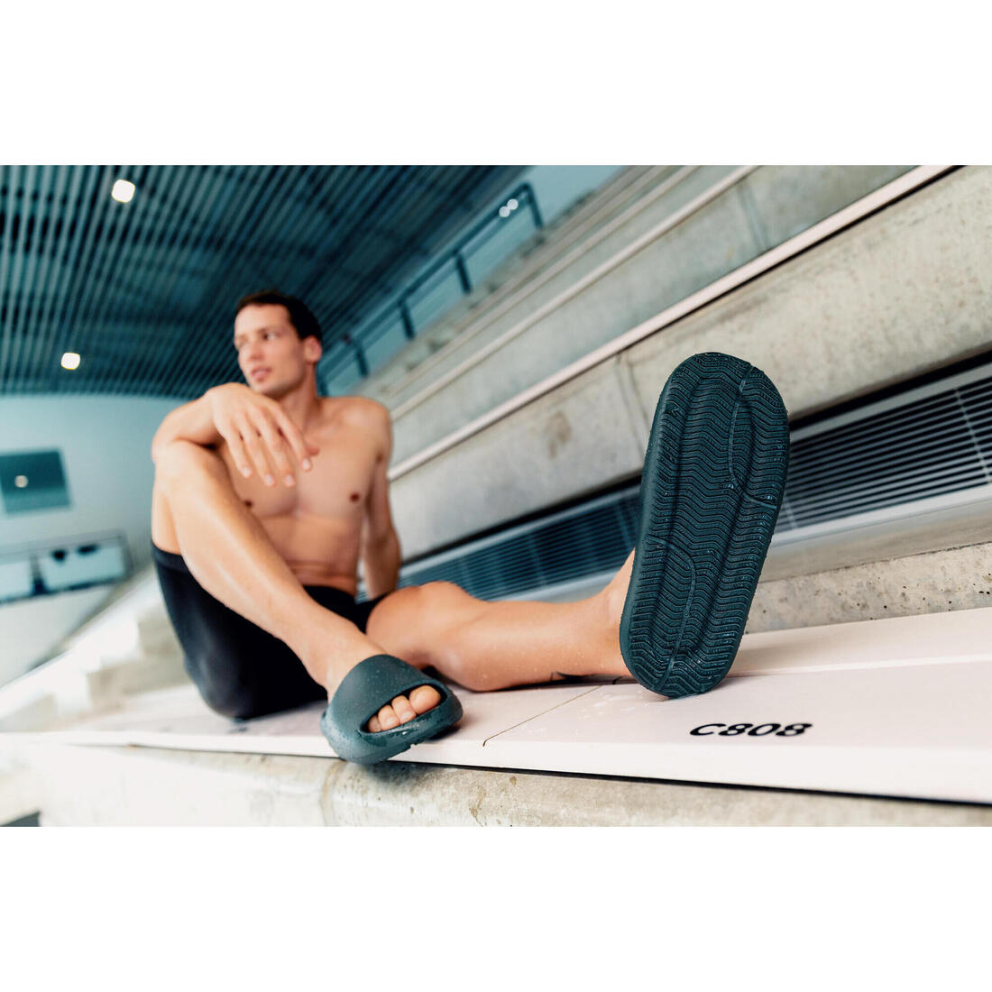 Claquettes de piscine, Style 500 beige grisé