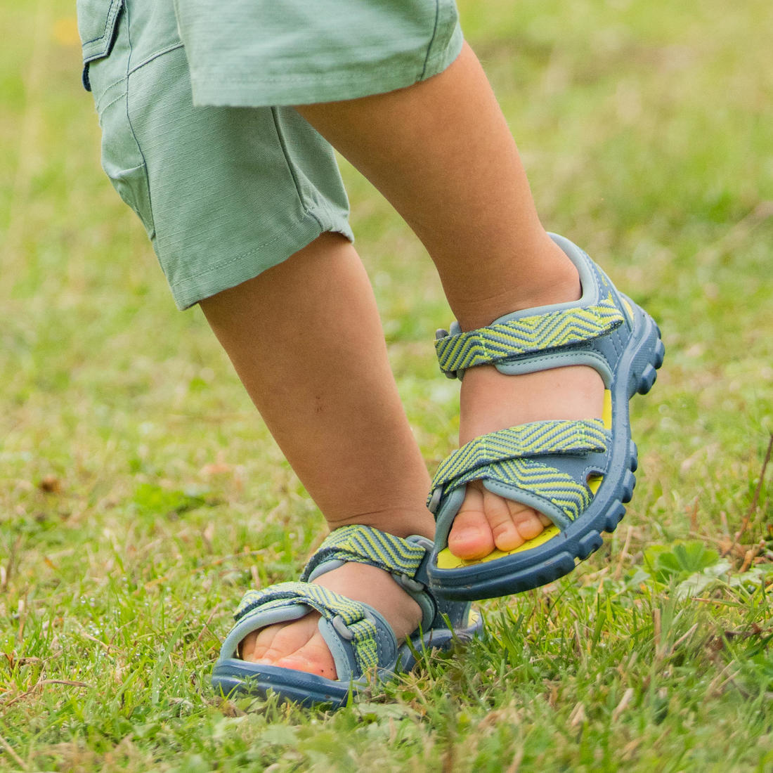 Sandales de randonnée enfant - MH100 KID bleues et jaunes - 24 AU 31