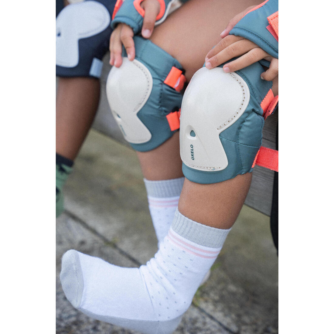 Set 3x2 protections roller trottinette skate enfant PLAY