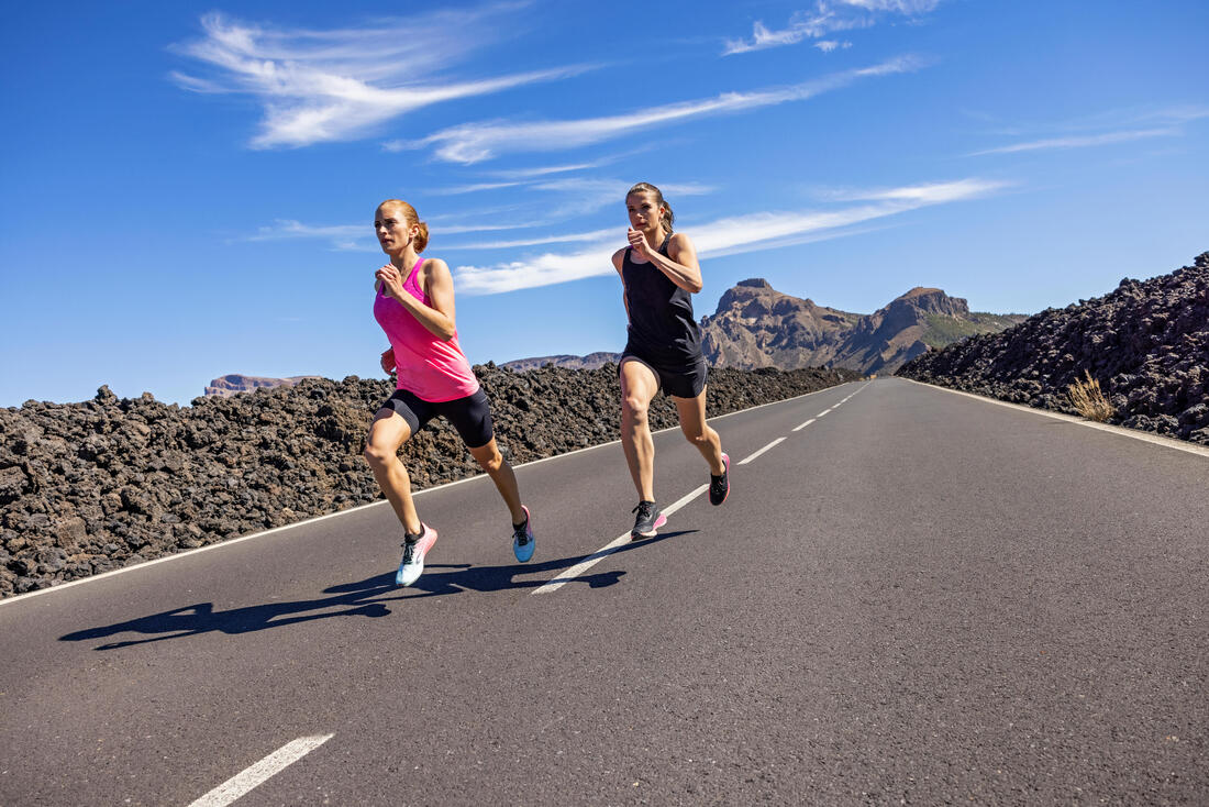 CHAUSSETTES DE RUNNING RUN900 FINES INVISIBLES BLEUE